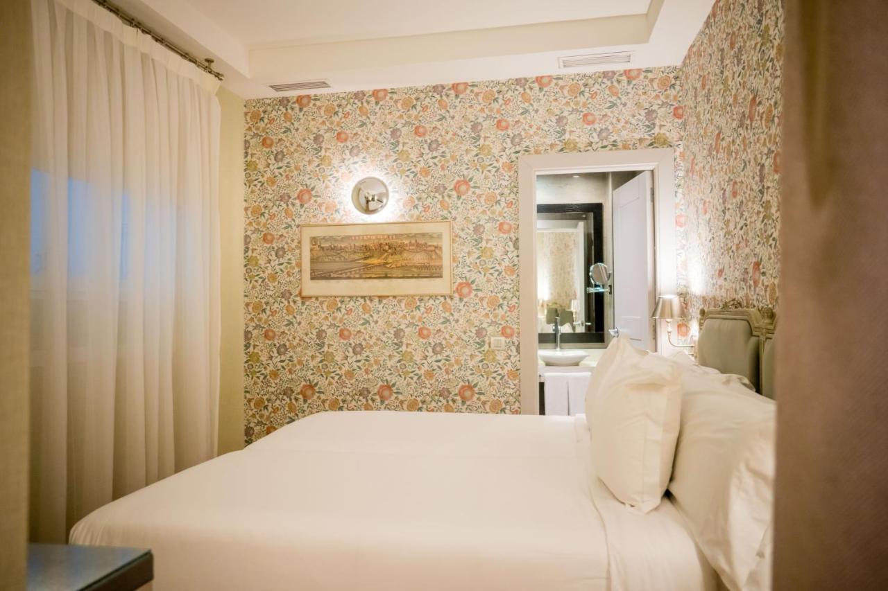 Hotel Meninas - Boutique Opera Мадрид Екстериор снимка